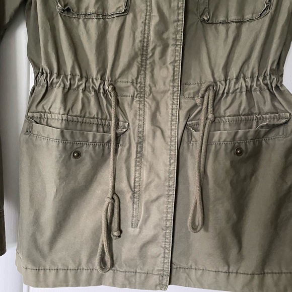 Old Navy Utility Jacket in Olive - Picture 5 of 9